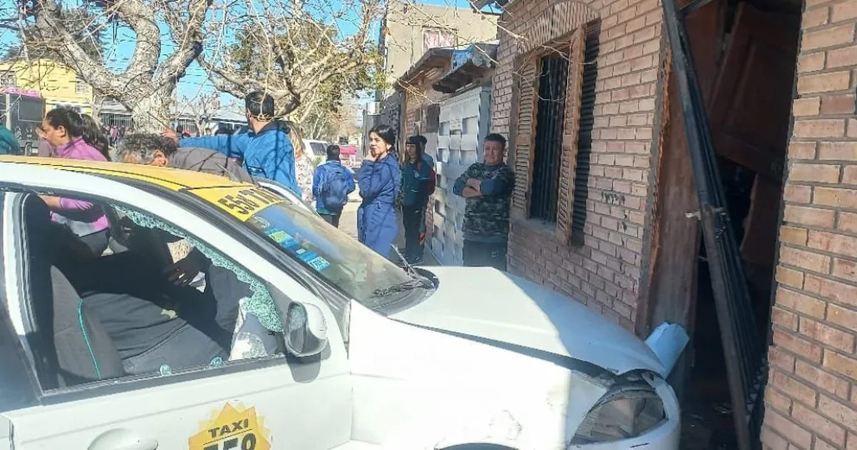 Un remisero se descompensó perdió el control del auto y chocó contra