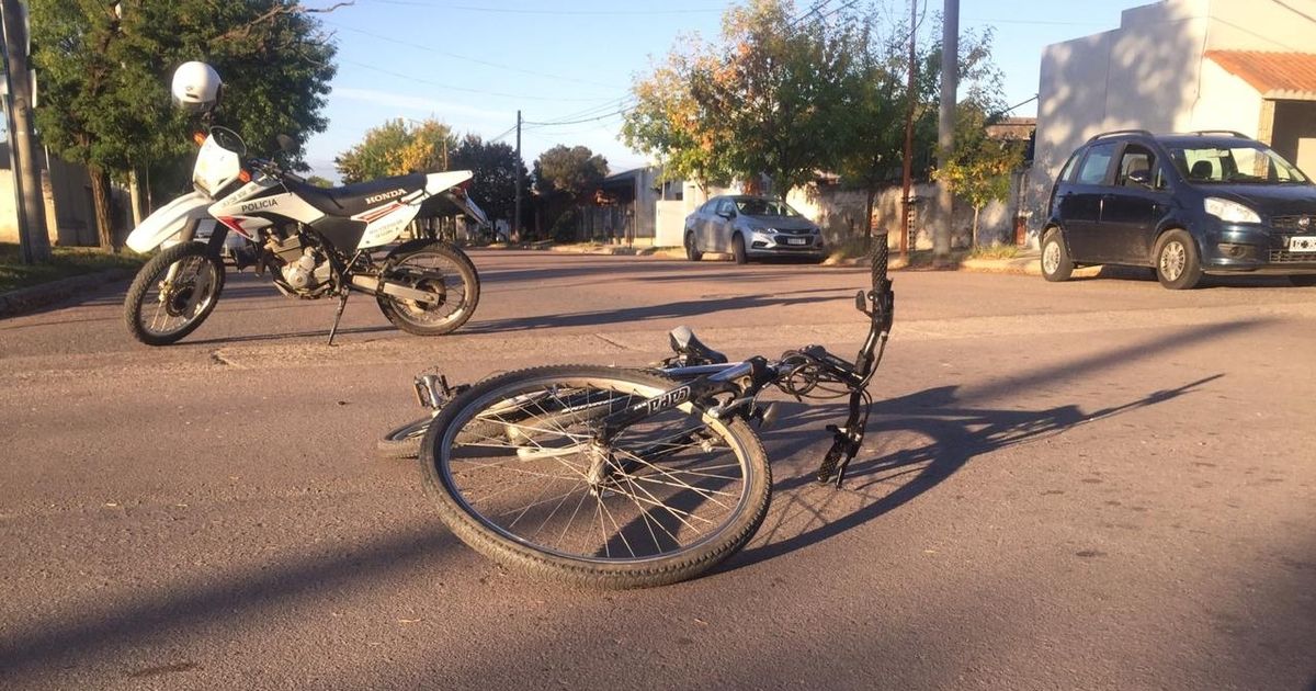 Un Ciclista Sufri Numerosas Heridas Al Chocar Contra Un Auto En Capital