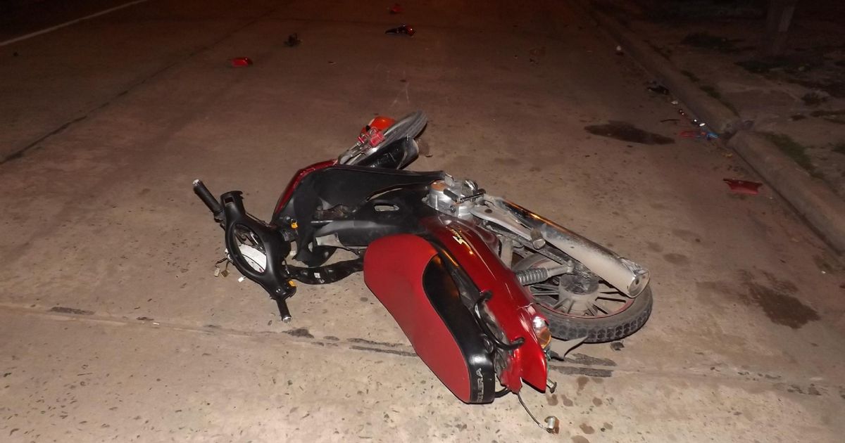 Motociclista Termin Con Fractura Expuesta Tras Chocar Contra Un Auto