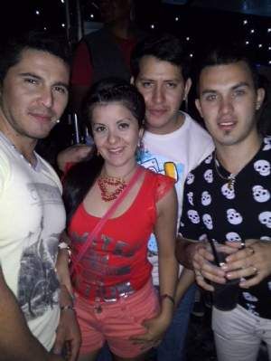 ¿Quién es la chica que hizo pelear al policía con el diputado?