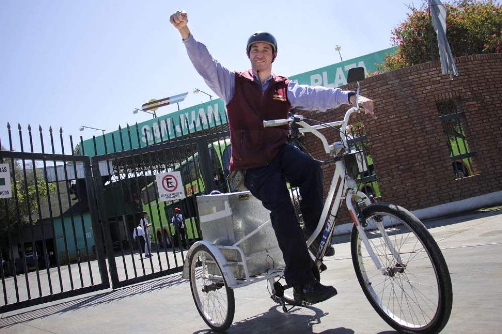 La historia de Enzo y su bicicleta mágica