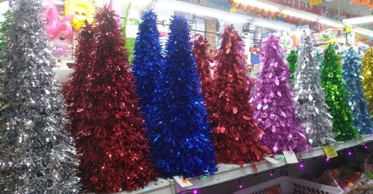 En la previa a las Fiestas, ¿cuánto cuesta armar un árbol de Navidad en San Juan?