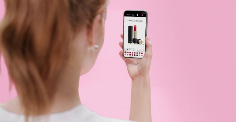 Espejos con IA y maquillaje virtual: El futuro post coronavirus llega a la  cosmética