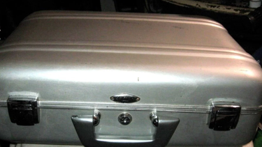 Apareció una valija bomba: los policías la abrieron y hallaron unos juguetes muy particulares