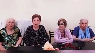 Mirá el video que grabaron para concientizar abuelas de un hogar de ancianos de San Juan