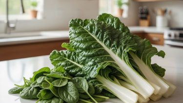 acelga vs. espinaca: como diferenciarlas y cual elegir para cada receta acelga vs. espinaca: como diferenciarlas y cual elegir para cada receta