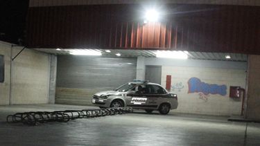 Comerciantes sanjuaninos refuerzan la seguridad por temor a nuevos saqueos