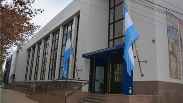 El rector de la UNSJ dijo qué pasará con el aguinaldo y sueldo de diciembre para los trabajadores de la institución