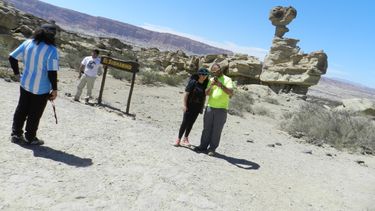 El Submarino, sin chimenea, sigue cautivando a los turistas