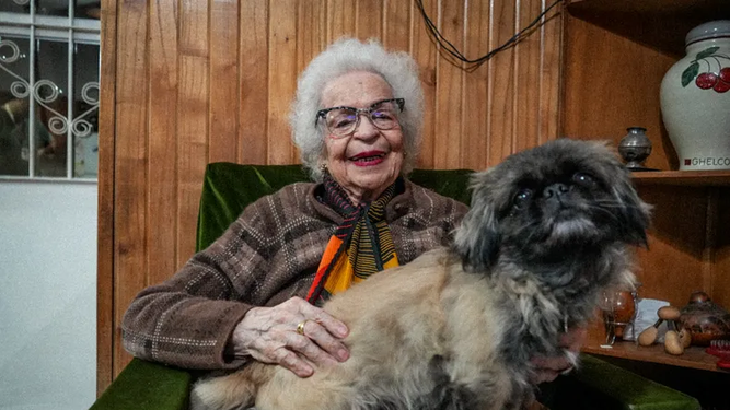 Reconocieron a Tota, la abuelita sanjuanina que se hizo famosa por su perro Sultán