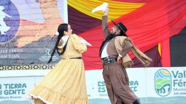 El policía y la maestra que se convirtieron en los primeros Campeones Provinciales de Zamba en Valle Fértil