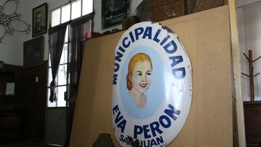 Pieza histórica. El escudo del Departamento Eva Perón es conservado en el Museo Histórico Regional de Caucete.