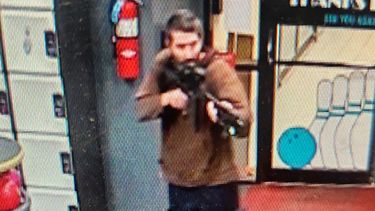 Todo Estados Unidos busca al tirador que terminó con la vida de 22 personas.