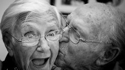 Para celebrar el día de los abuelos, un chocolate en la Villa Seminario