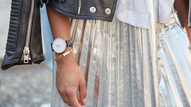 Moda metalizada: el plateado busca pasar de vanguardista a básico