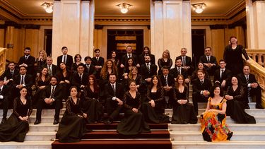 El Coro Arturo Beruti, en una de sus presentaciones en el mismísimo Teatro Colón.