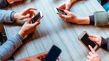 `¿No vino el pata de lana?´: un polémico grupo de escraches de Facebook es furor en San Juan