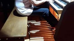 El Auditorio autorizó a Lerner a tocar música clásica en el tradicional órgano