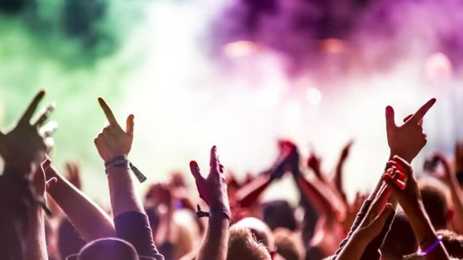 Egresados de Medicina, en pie de guerra con dos bolicheros sanjuaninos que les mandaron a clausurar la recibida