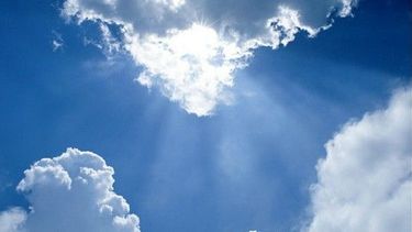 Martes con máxima de 33º y cielo parcialmente nublado