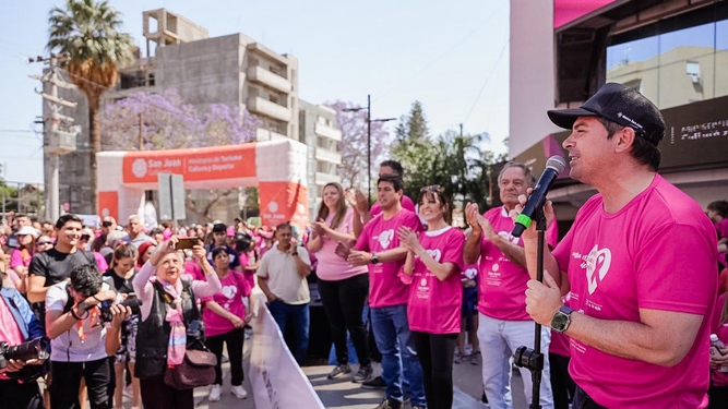 Exitosa maratón contra el cáncer de mama en San Juan: las mejores fotos