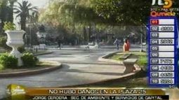 Largas horas para limpiar la Plaza 25