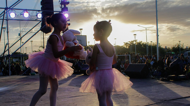 Más de 400 artistas protagonizaron el Festival chimbero “Bailando con el Corazón”.  