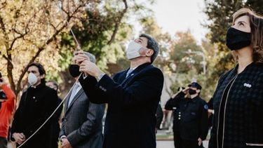 Uñac encabezó del izamiento de la Bandera Argentina para conmemorar el Día de la Patria