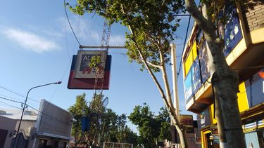 Susto y caos en pleno centro tras la caída de una antena
