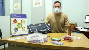 Qué contienen los maletines con penes de madera que en San Juan se usan hace más de diez años