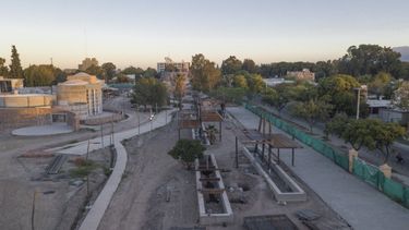 Cómo es el nuevo parque con carritos de comida que construyen en el centro sanjuanino