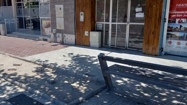 Malestar de comerciantes de Rawson por el estado de la semipeatonal y la plaza Centenario