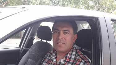 El remisero que devolvió un celular y se volvió viral en las redes