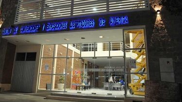 Las mujeres se reúnen a hablar de adicciones