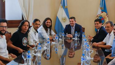 Orrego mantuvo una reunión con los ganadores sanjuaninos del Pre Cosquín 2024