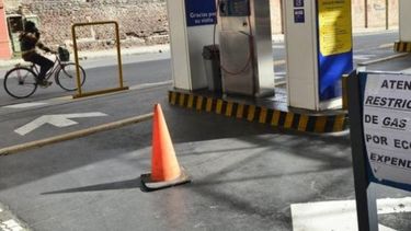 Dejaron de cargar GNC en todas las estaciones de servicio
