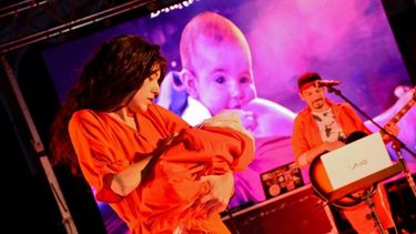 Manto rojo, el tercer videoclip de Gracias Deolinda, Hay Cumbia! ya está en las redes