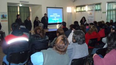 Capacitaron a unas 140 personas en manipulación de alimentos