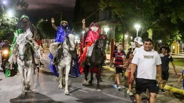 Reyes Magos solidarios: juntan golosinas en la Villa Obrera para la tradicional caravana que lleva más de 30 años