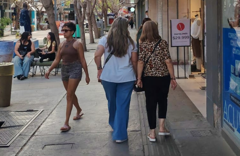 El movimiento en la Peatonal durante el último viernes.