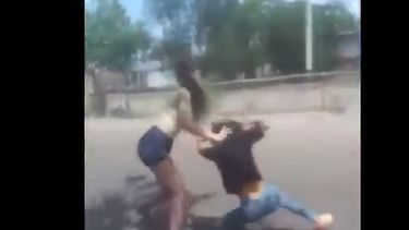 El video viral de dos sanjuaninas a las trompadas