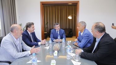 En la previa a la Fiesta Nacional del Sol, Orrego recibió a ministros de Mendoza y Río Negro