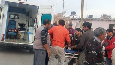 Violento accidente en Media Agua terminó con un padre y su hijo internados