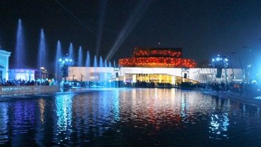 Una visita de lujo para el Teatro del Bicentenario, en la gatera