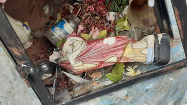 Destruyeron una imagen del Corazón de Jesús en el ingreso a la localidad Chucuma, en Valle Fértil. Imágenes: Info Valle Fértil