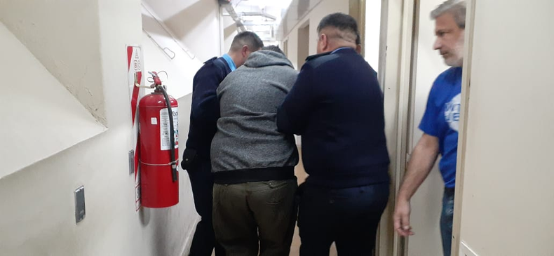 Rodríguez Altamirano tuvo una crisis y tuvo que ser asistido por el médico de guardia del edificio de Tribunales. Rodríguez Altamirano tuvo una crisis y tuvo que ser asistido por el médico de guardia del edificio de Tribunales.