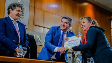 Marcelo Orrego entregó certificados a beneficiarias del programa Mujeres +6