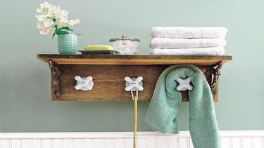 Cinco ideas de bricolaje para hacer percheros de pared