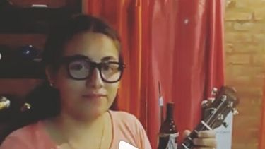 Videos: las fanáticas sanjuaninas cantan por Carlos Rivera