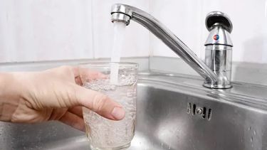 Quedan dos días para pagar las deudas de agua en San Juan: cómo obtener descuentos en OSSE